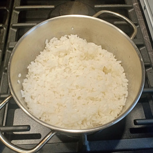 Том ям с креветками и кальмарами Том ям с креветками и кальмарами