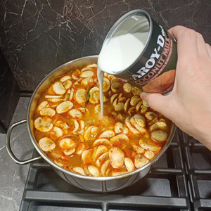 Том ям с креветками и кальмарами Том ям с креветками и кальмарами