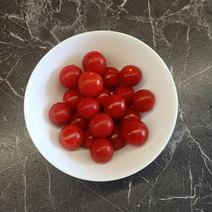 Том ям с рыбой и кальмарами