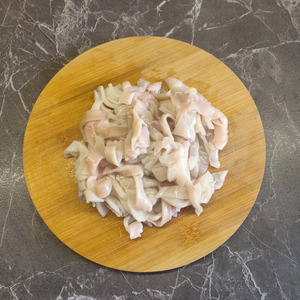 Том ям с рыбой и кальмарами