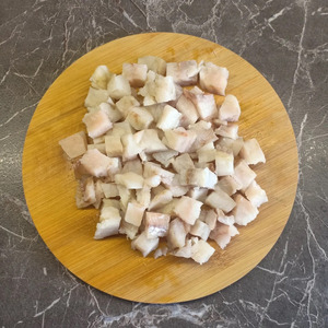 Том ям с рыбой и кальмарами