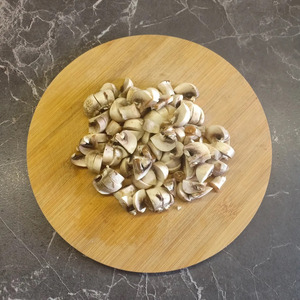 Том ям с рыбой и кальмарами