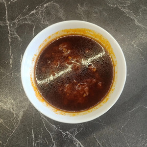 Том ям с рыбой и кальмарами