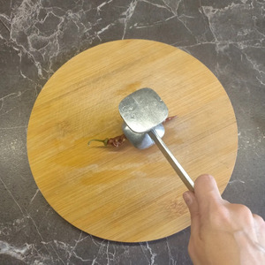 Том ям с рыбой и кальмарами