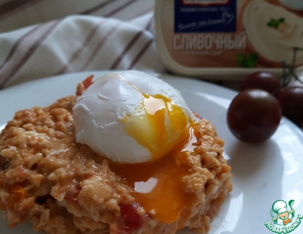 Томатная овсянка с яйцом-пашот