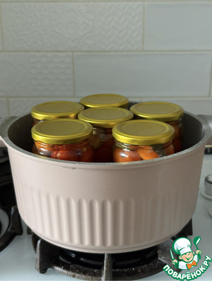 Томаты черри с огурцами