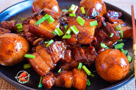 Томленая свиная грудинка по-китайски 