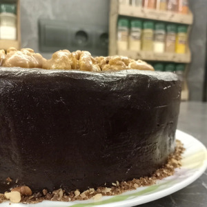 Торт &laquo;Черемуховый&raquo; с черносливом и орехами