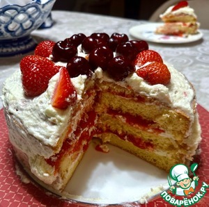 Торт " Клубничный Поцелуй"