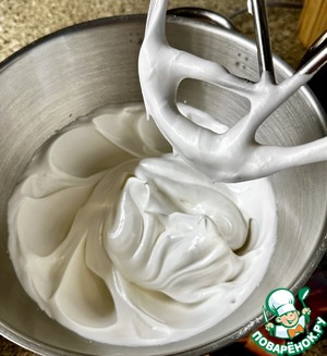 Торт " Клубничный Поцелуй"