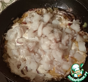 Традиционный рыбный пирог в кожуре картофеля