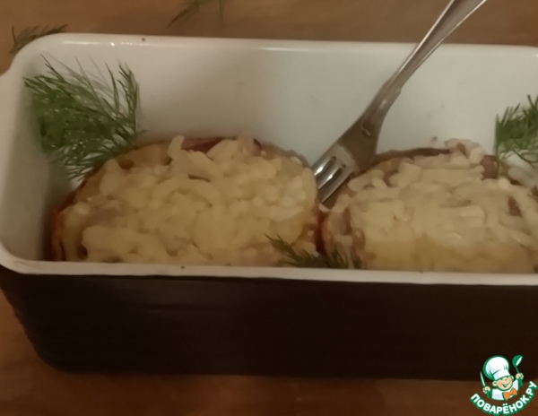 Традиционный рыбный пирог в кожуре картофеля