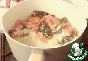 Треска с имбирной зеленью, морковью, рисом