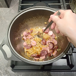 Тушеная капуста по-немецки