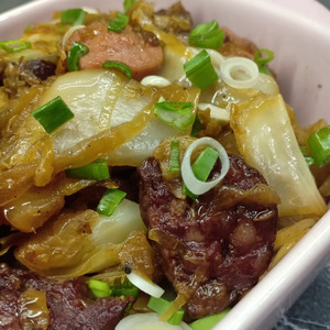 Тушеная капуста по-немецки