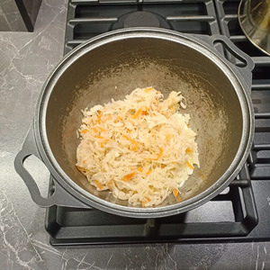 Тушеная капуста по-немецки