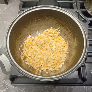 Тушеная капуста по-немецки