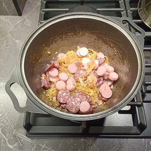 Тушеная капуста по-немецки