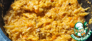 Тушеная капуста с пшеном и мясом