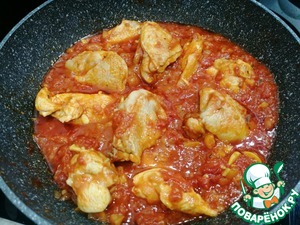 Тушеная курица со специями и курагой