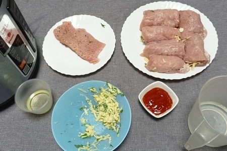 Тушеные свиные рулеты с сыром — рецепт для мультиварки Тушеные свиные рулеты с сыром — рецепт для мультиварки