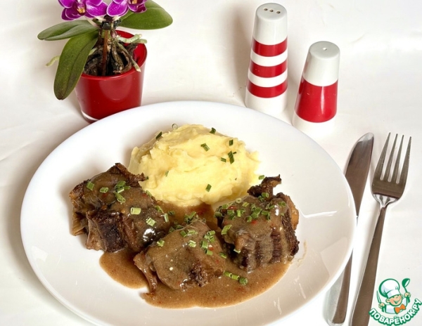 Тушёные говяжьи рёбра Тушёные говяжьи рёбра