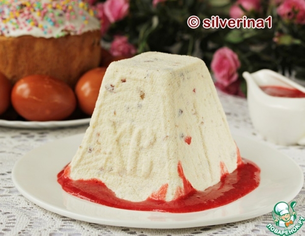 Творожная пасха с клубничным соусом Творожная пасха с клубничным соусом