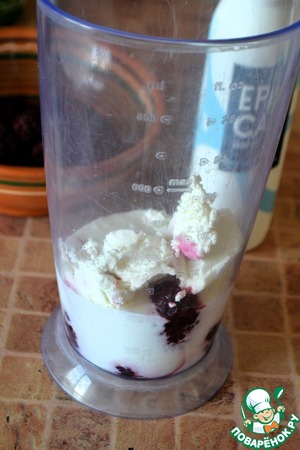 Творожно-ежевичный смузи