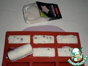 Творожный десерт с полентой и изюмом Творожный десерт с полентой и изюмом