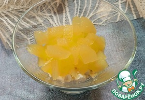 Творожный салат с грушей и шелковицей