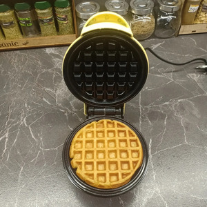 Вафли на цельнозерновой муке с яблоком