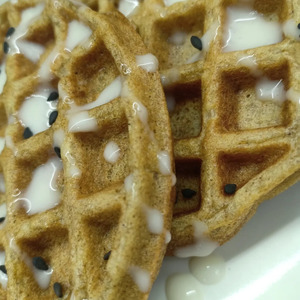 Вафли на цельнозерновой муке с яблоком