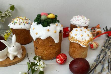 Ванильно-мятный кулич с желатиновой глазурью