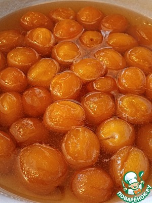 Варенье из абрикосов "Целые плоды" Варенье из абрикосов "Целые плоды"