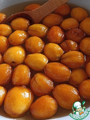 Варенье из абрикосов "Целые плоды" Варенье из абрикосов "Целые плоды"