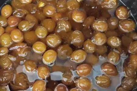 Варенье из алычи с косточками