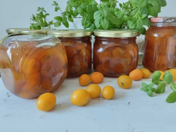 Варенье из алычи с косточками