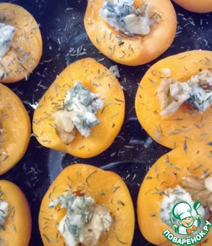 Закуска из абрикосов и Дорблю Закуска из абрикосов и Дорблю