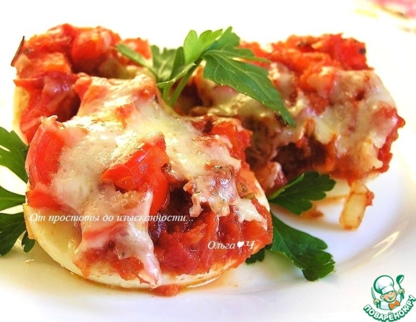 Закуска из яиц в красном соусе