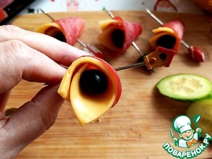 Закуска из сыровяленой индейки Закуска из сыровяленой индейки