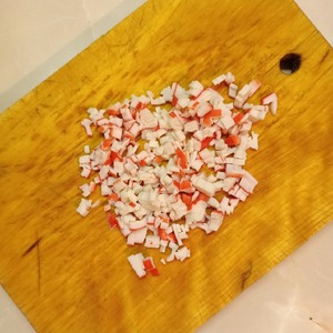 Закуска на чипсах из крабовых палочек Закуска на чипсах из крабовых палочек