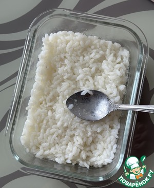 Закуска «Тунец на рисовой подушке»