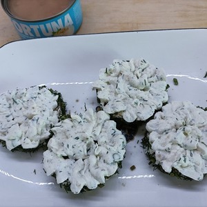 Закусочные бутерброды с тунцом Закусочные бутерброды с тунцом