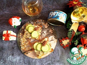 Закусочные тосты с тунцом