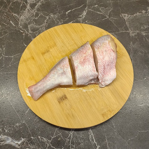 Запеченая белая рыба с сырным соусом