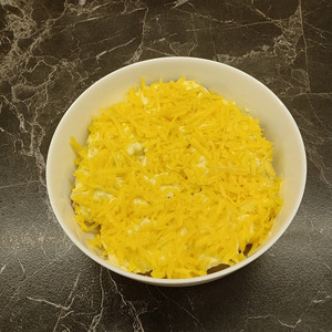 Запеченая белая рыба с сырным соусом