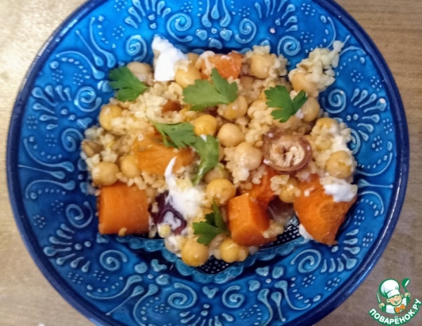 Запеченная морковь с нутом, финиками, фетой Запеченная морковь с нутом, финиками, фетой