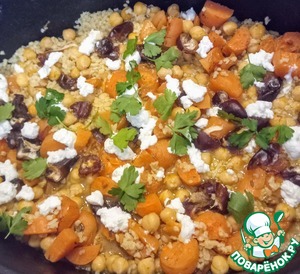 Запеченная морковь с нутом, финиками, фетой Запеченная морковь с нутом, финиками, фетой