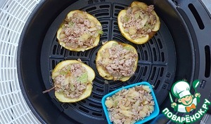 Запеченные яблоки с фаршем индейки