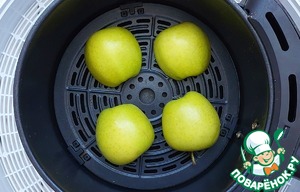 Запеченные яблоки с фаршем индейки